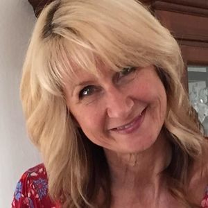 Meet your Posher, Debbie